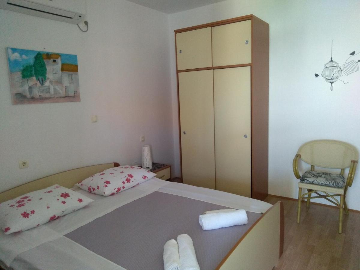 Apartments Kampor Damira Rab Town Esterno foto