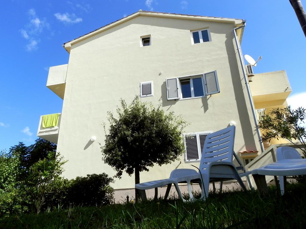Apartments Kampor Damira Rab Town Esterno foto