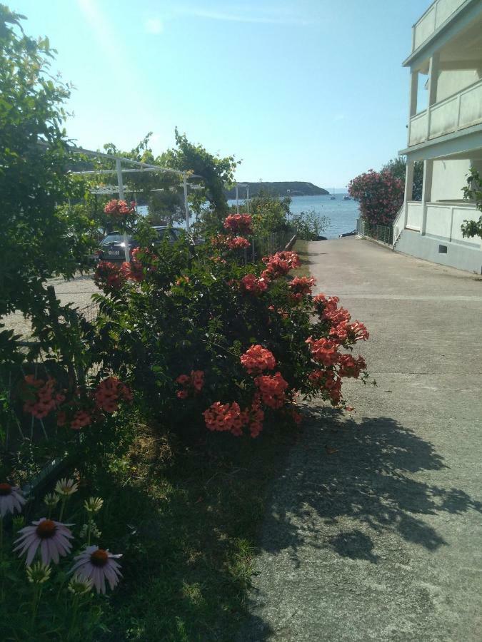 Apartments Kampor Damira Rab Town Esterno foto
